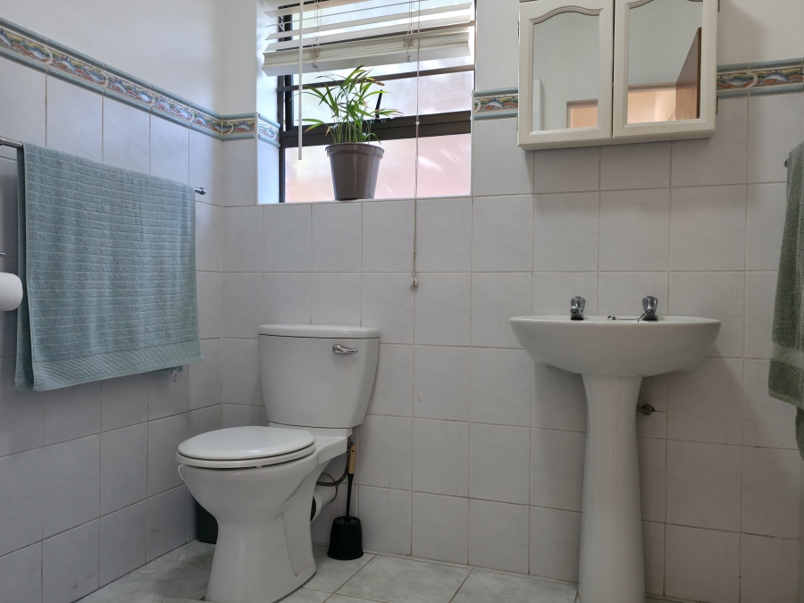 4 Bedroom Property for Sale in Wavecrest Eastern Cape